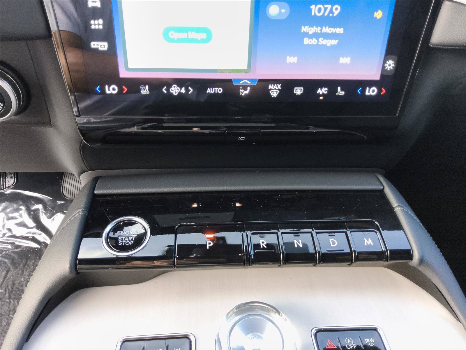 New 2027 Lincoln Navigator Reserve w/ Jet Appearance Package AWD/4WD image 17