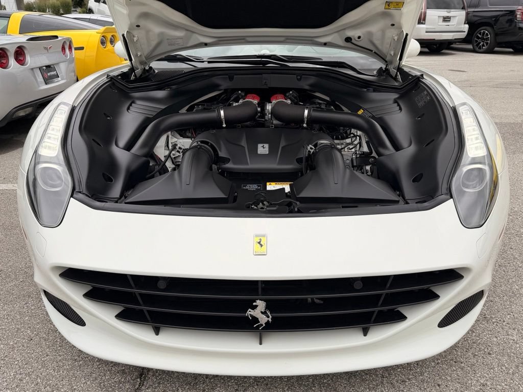 Used 2015 Ferrari California T RWD image 35