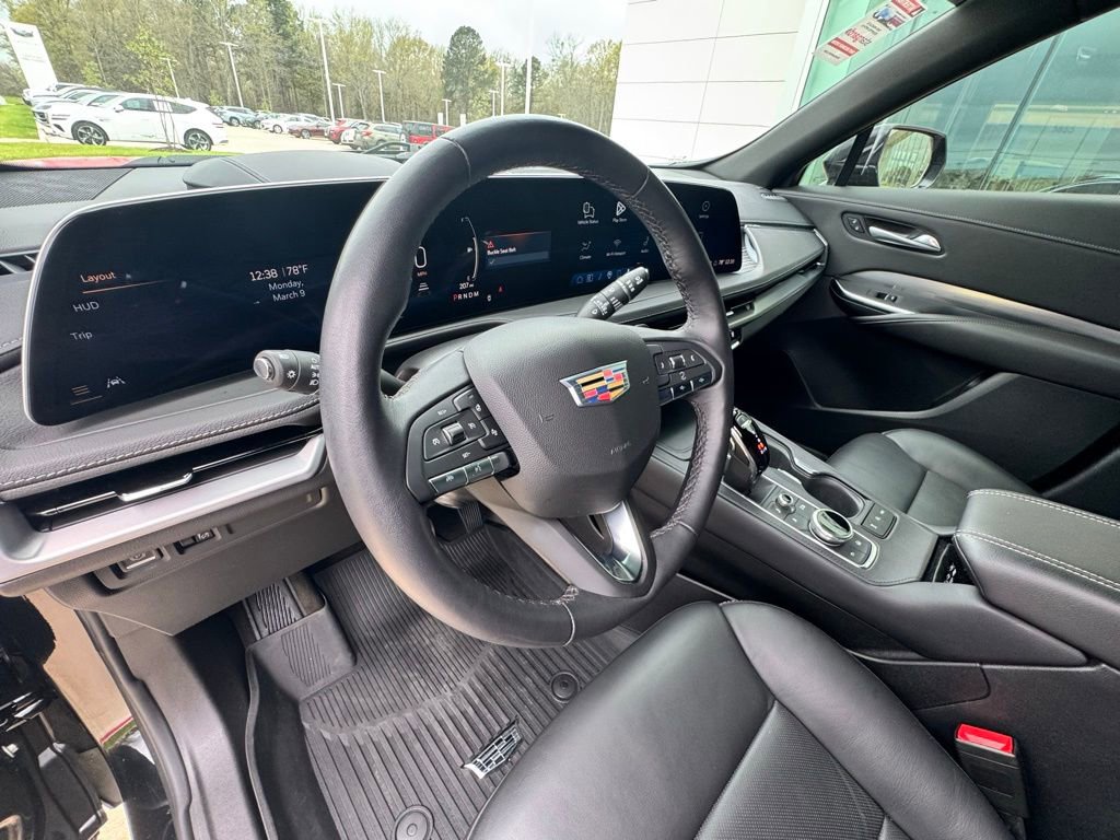 Used 2024 Cadillac XT4 Premium Luxury w/ Technology Package image 10