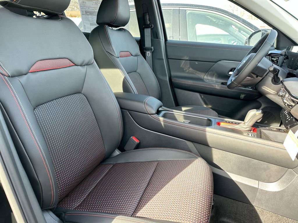 Certified 2025 Nissan Kicks SR image 35