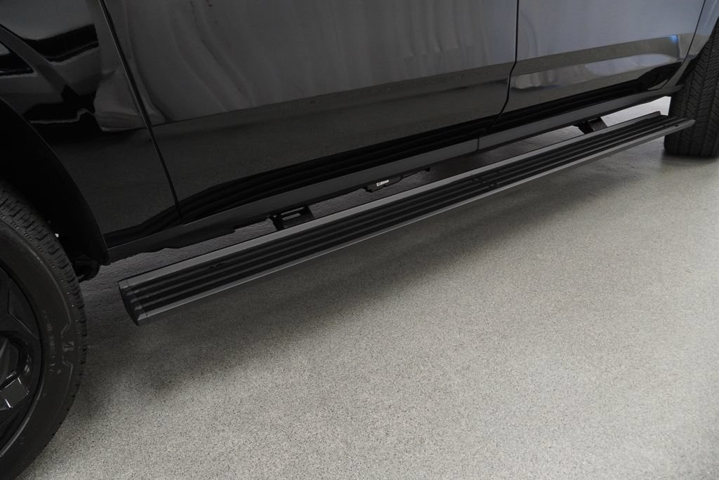 New 2026 Chevrolet Suburban High Country AWD/4WD image 38