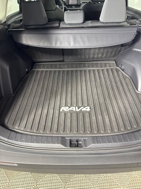 Used 2019 Toyota RAV4 XLE AWD/4WD image 30