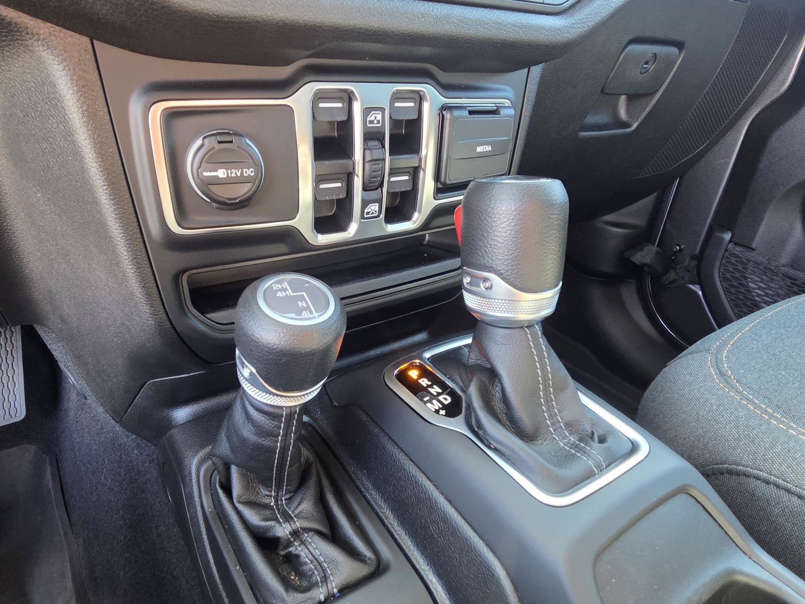 Used 2025 Jeep Gladiator Sport AWD/4WD image 24