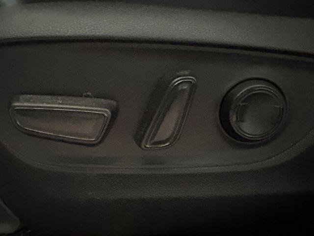 Certified 2019 Toyota RAV4 Limited image 9