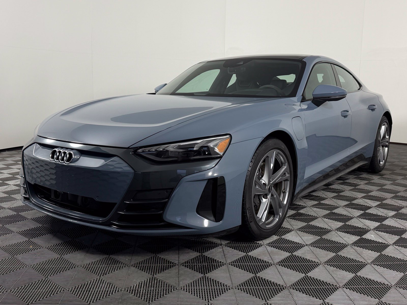 Used 2023 Audi e-tron GT Premium Plus AWD/4WD image 4