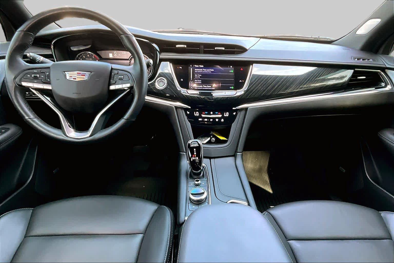 Used 2021 Cadillac XT6 Premium Luxury AWD/4WD image 16