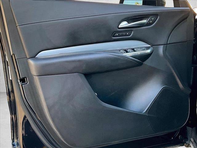 Used 2023 Cadillac XT4 Premium Luxury w/ Enhanced Visibility Package image 18