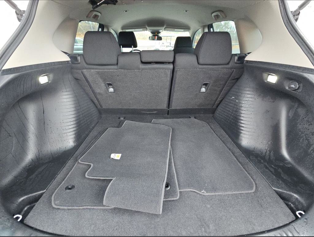 Used 2025 Honda HR-V LX image 10