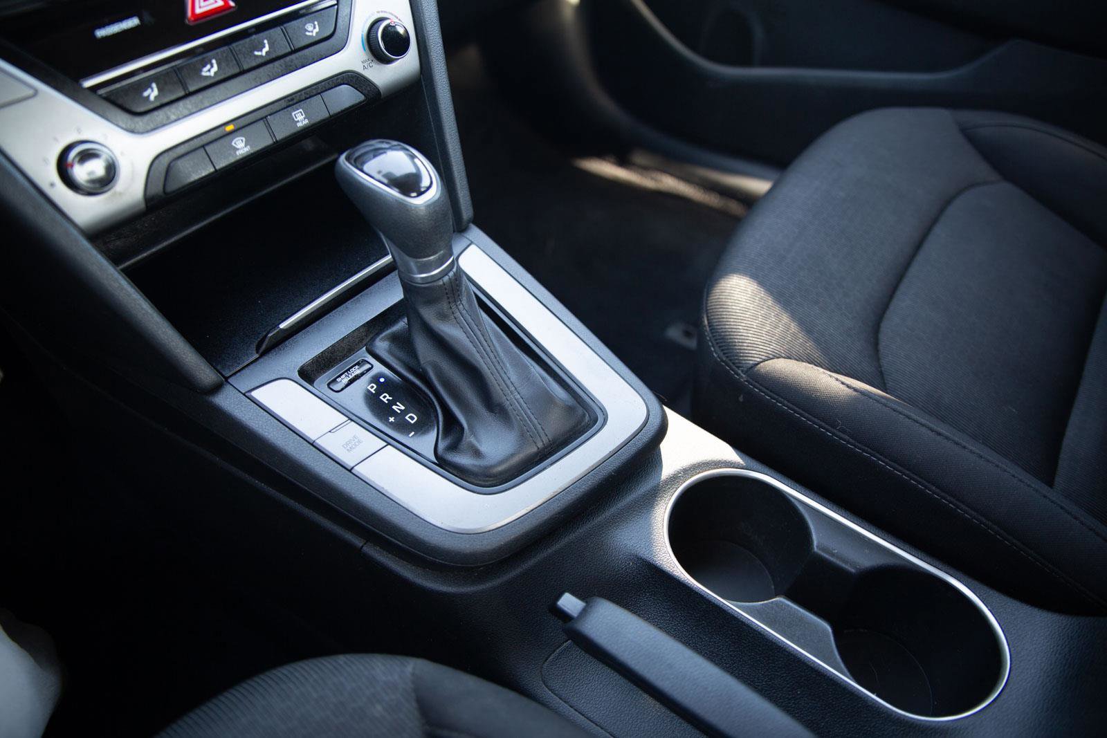 Used 2018 Hyundai Elantra SE image 14