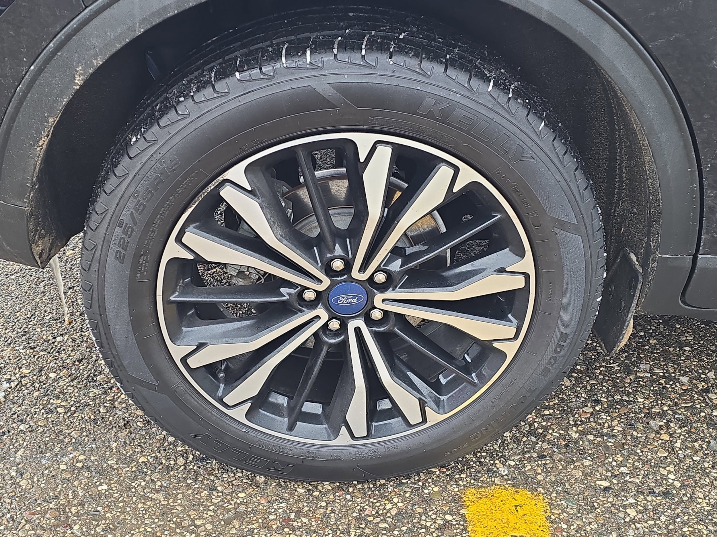 Certified 2022 Ford Escape SE w/ SE Sport Appearance Package image 5