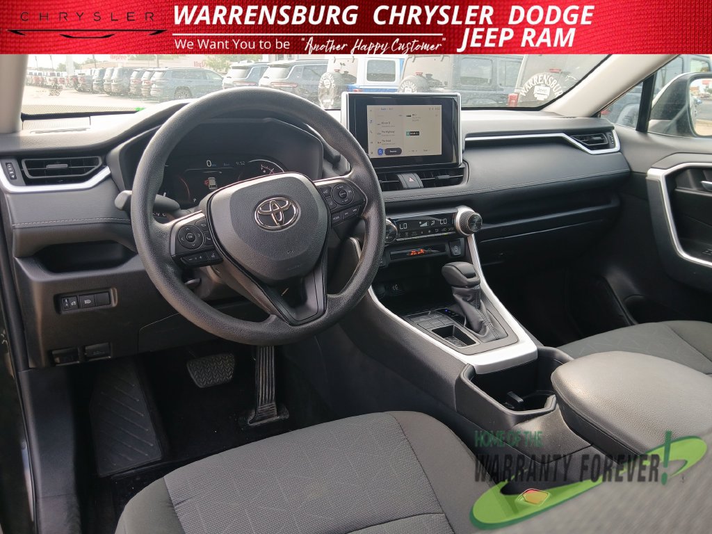 Used 2025 Toyota RAV4 XLE FWD image 15
