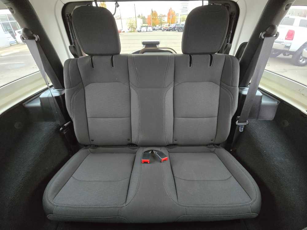 Used 2019 Jeep Wrangler Sport S image 16