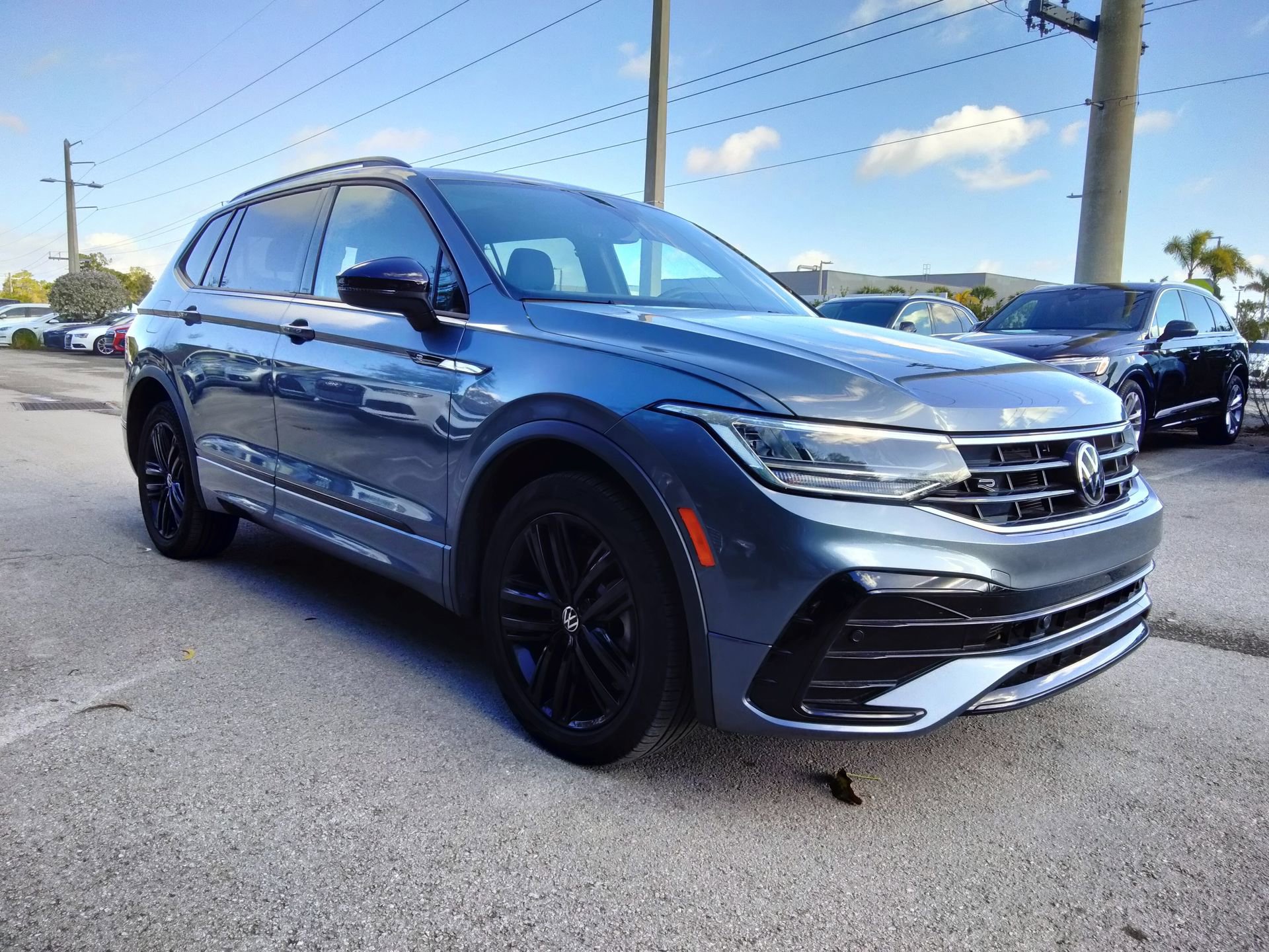 Used 2022 Volkswagen Tiguan SE R-Line