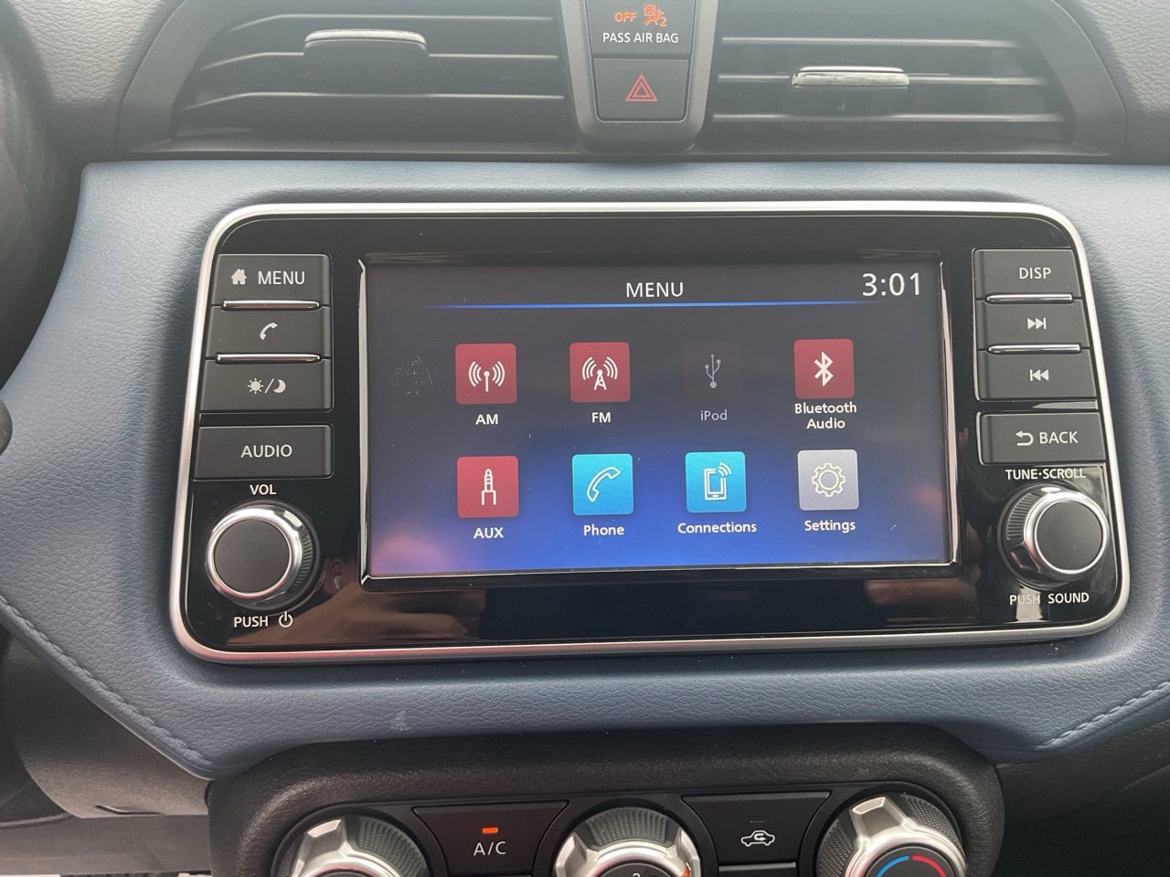 Used 2025 Nissan Versa SV FWD image 28
