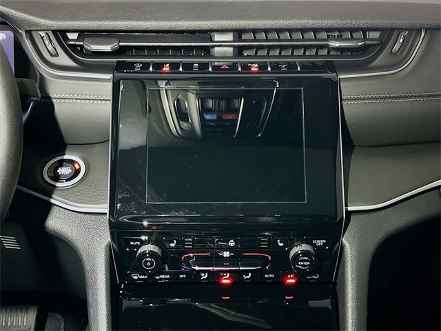 New 2025 Jeep Grand Cherokee 4WD image 9