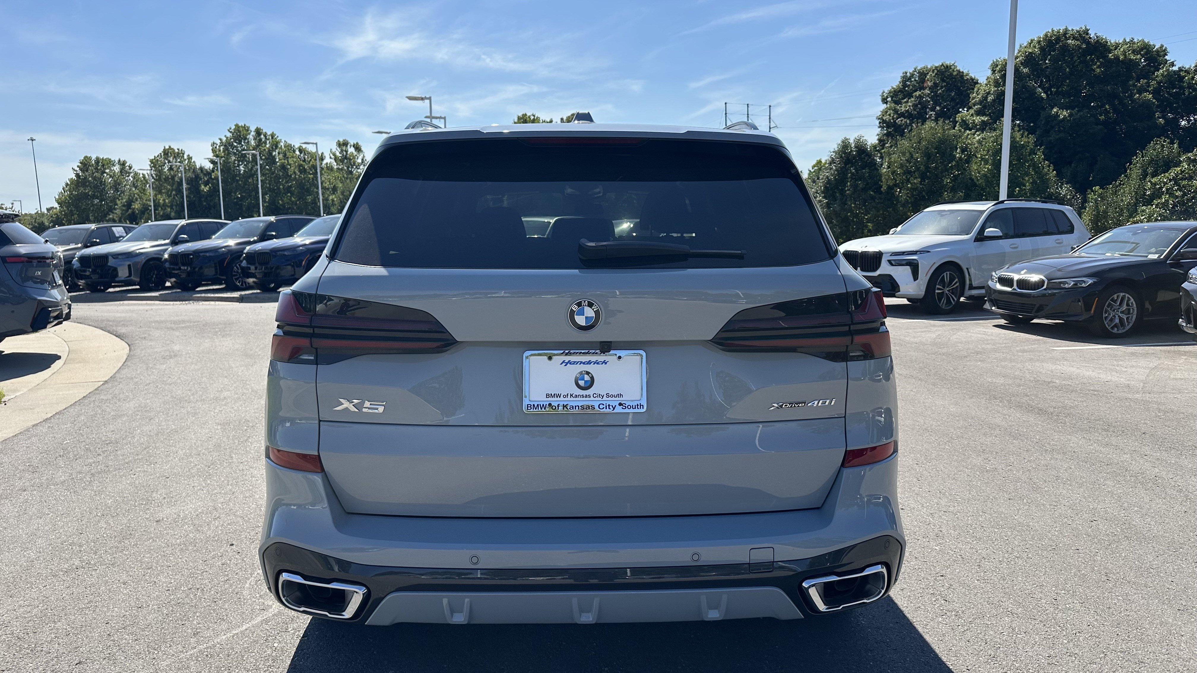 Used 2026 BMW X5 xDrive40i w/ M Sport Package AWD/4WD image 9
