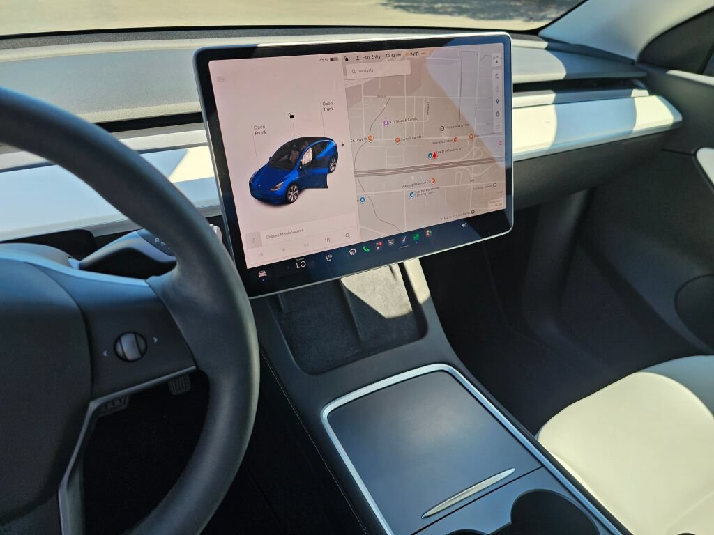 Used 2021 Tesla Model Y Long Range AWD/4WD image 28