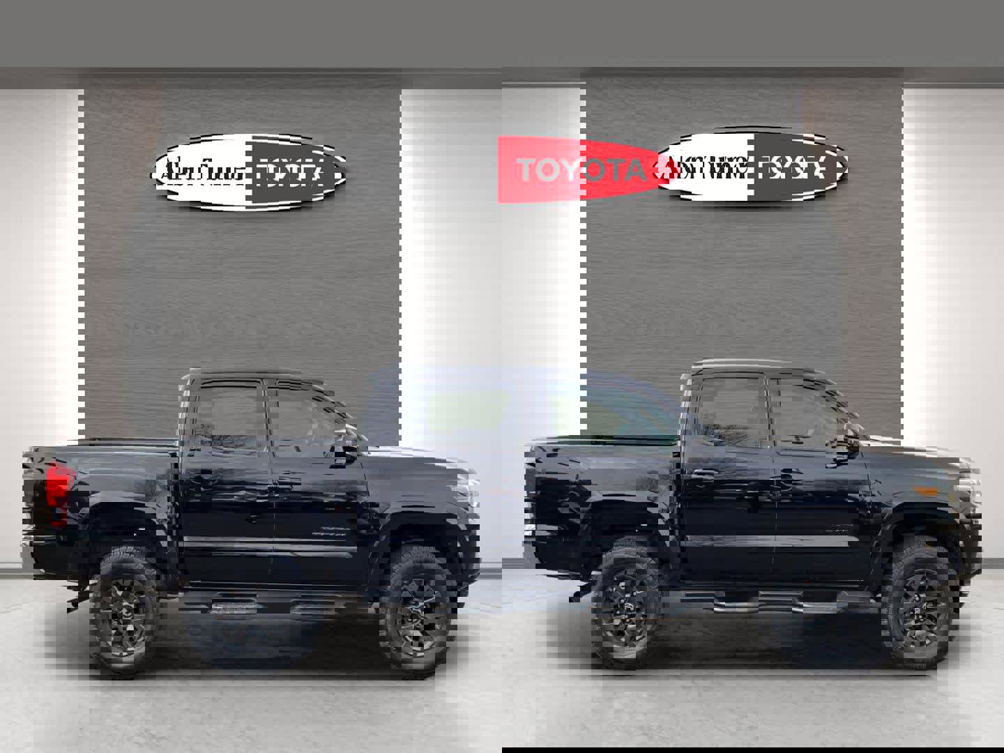 Used 2023 Toyota Tacoma SR5 image 5