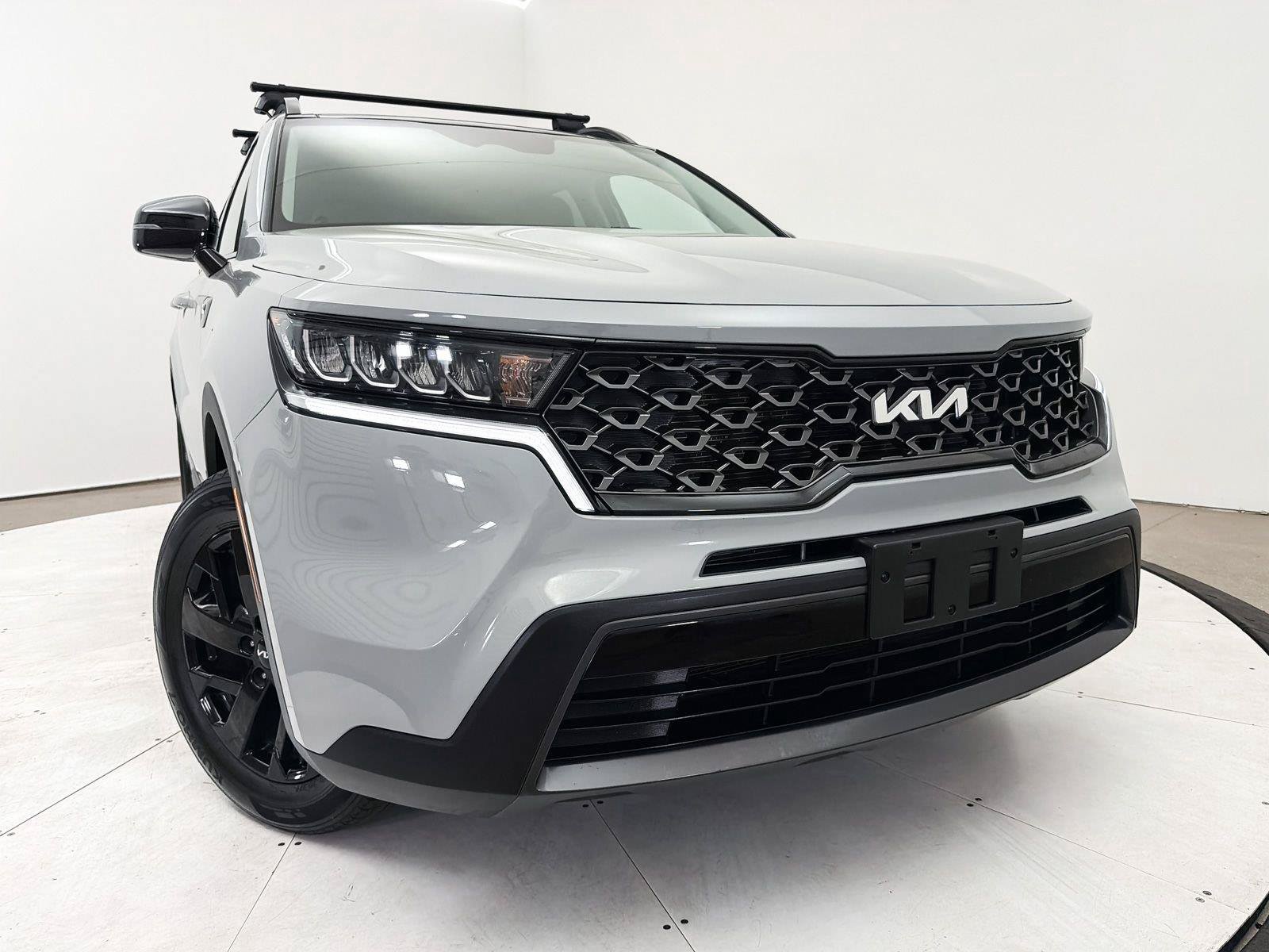 Used 2022 Kia Sorento S w/ Panoramic Sunroof Package AWD/4WD image 2