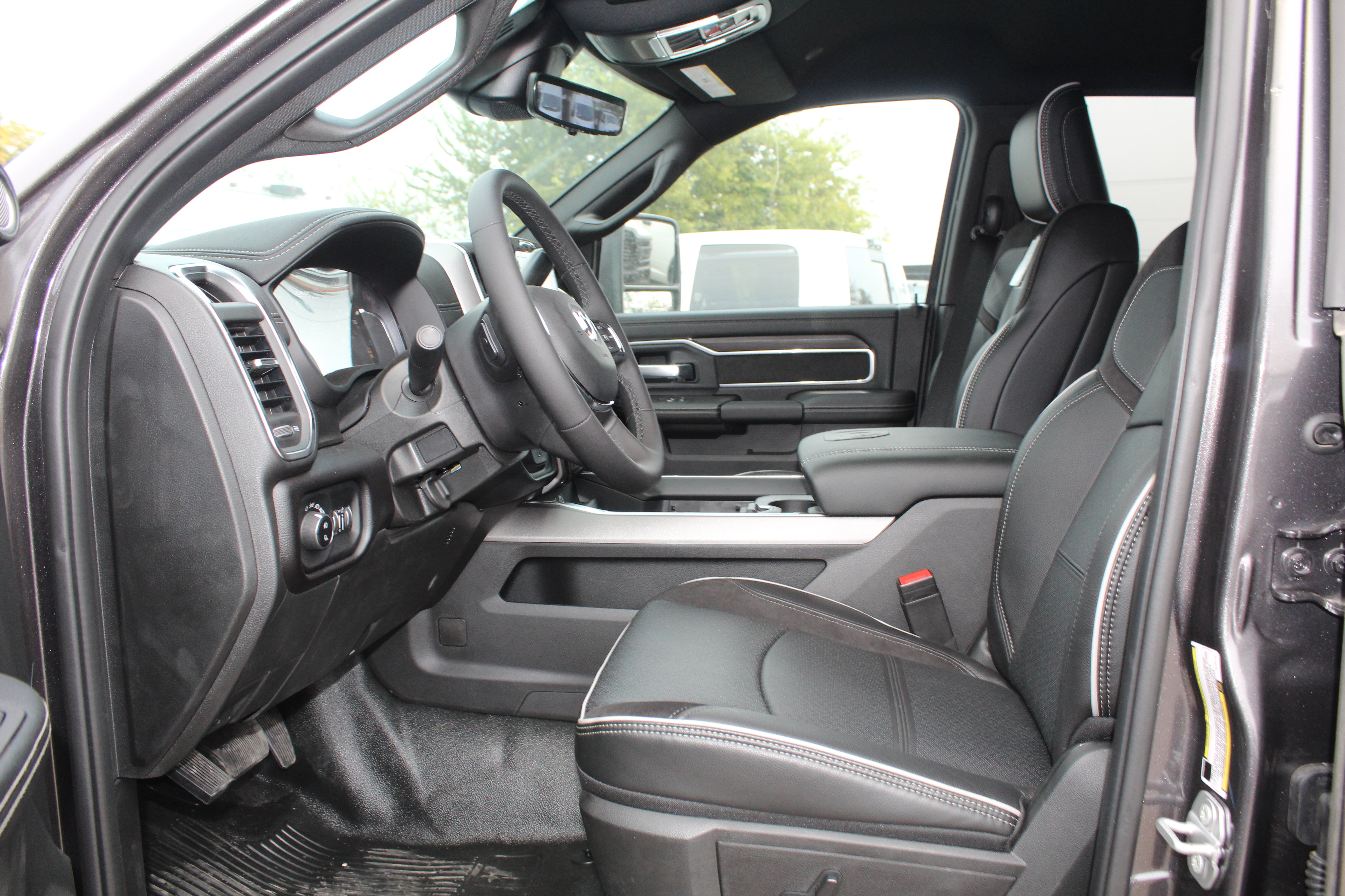 New 2026 RAM 5500 4x4 Crew Cab image 12