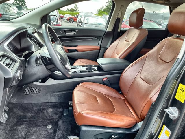 Used 2017 Ford Edge Titanium w/ Equipment Group 302A AWD/4WD image 15