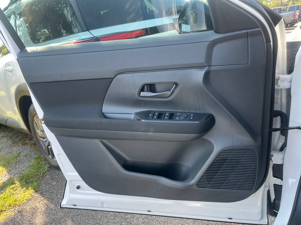 New 2027 Nissan Kicks S FWD image 11