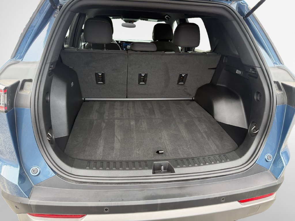 Used 2025 Chevrolet Equinox LT AWD/4WD image 25