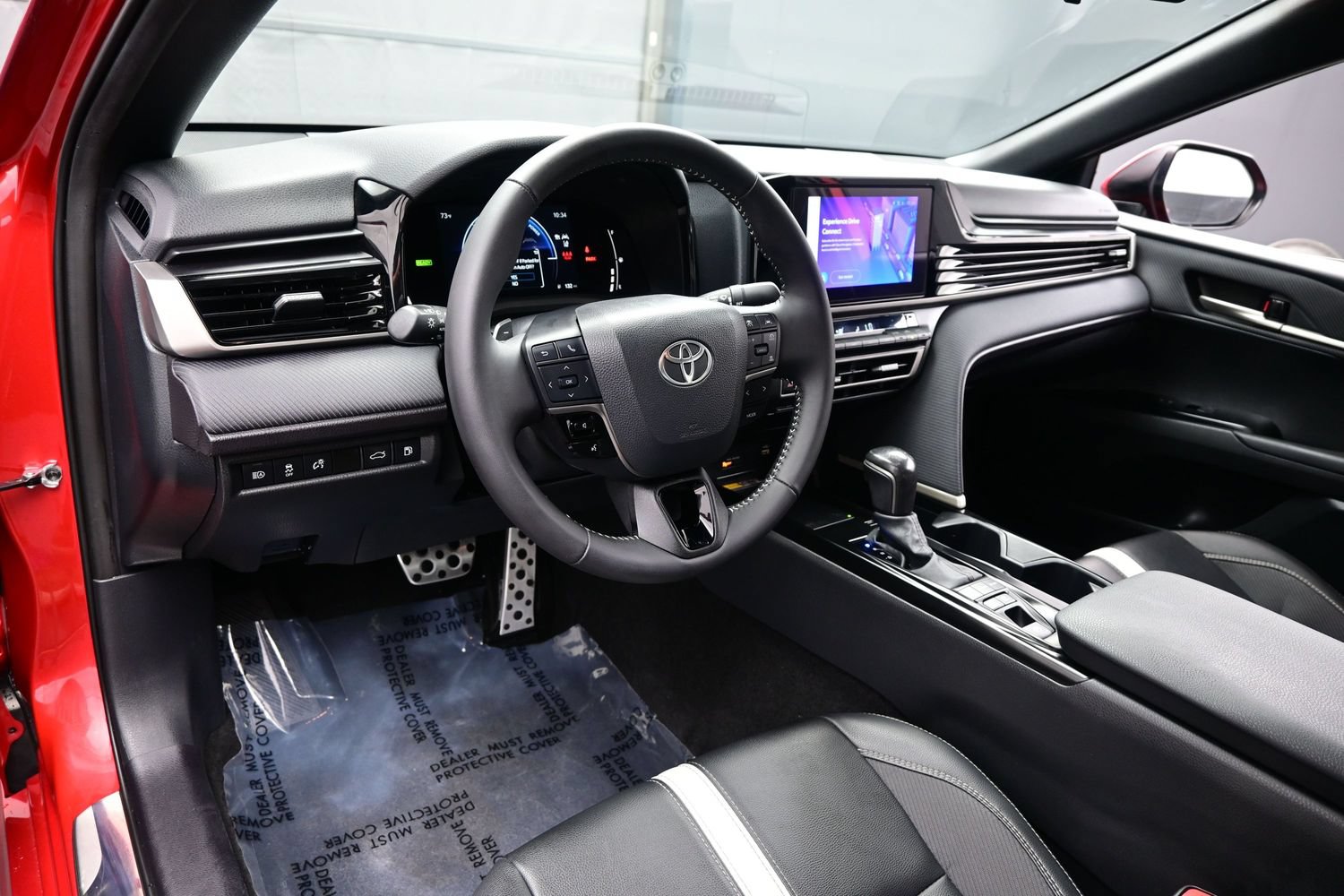 Used 2025 Toyota Camry SE FWD image 13