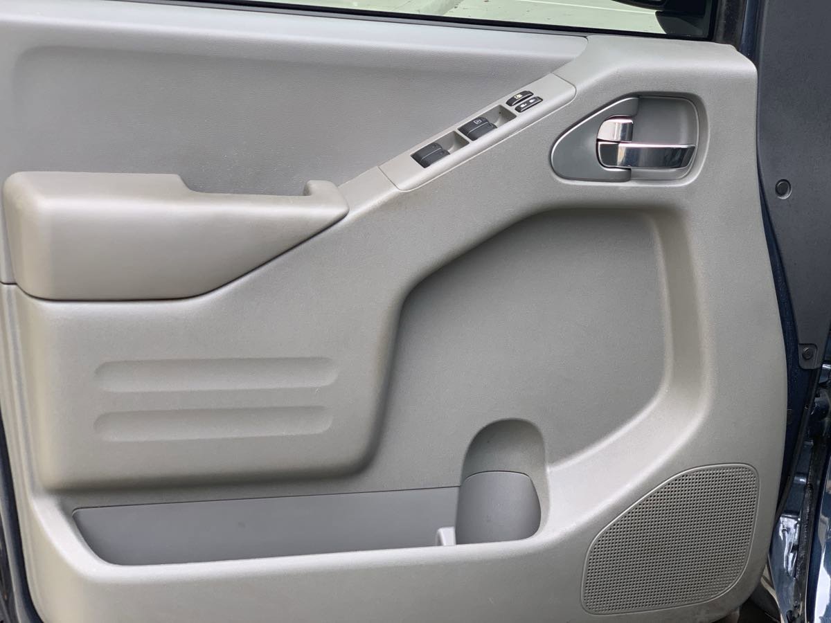 Used 2021 Nissan Frontier SV image 11