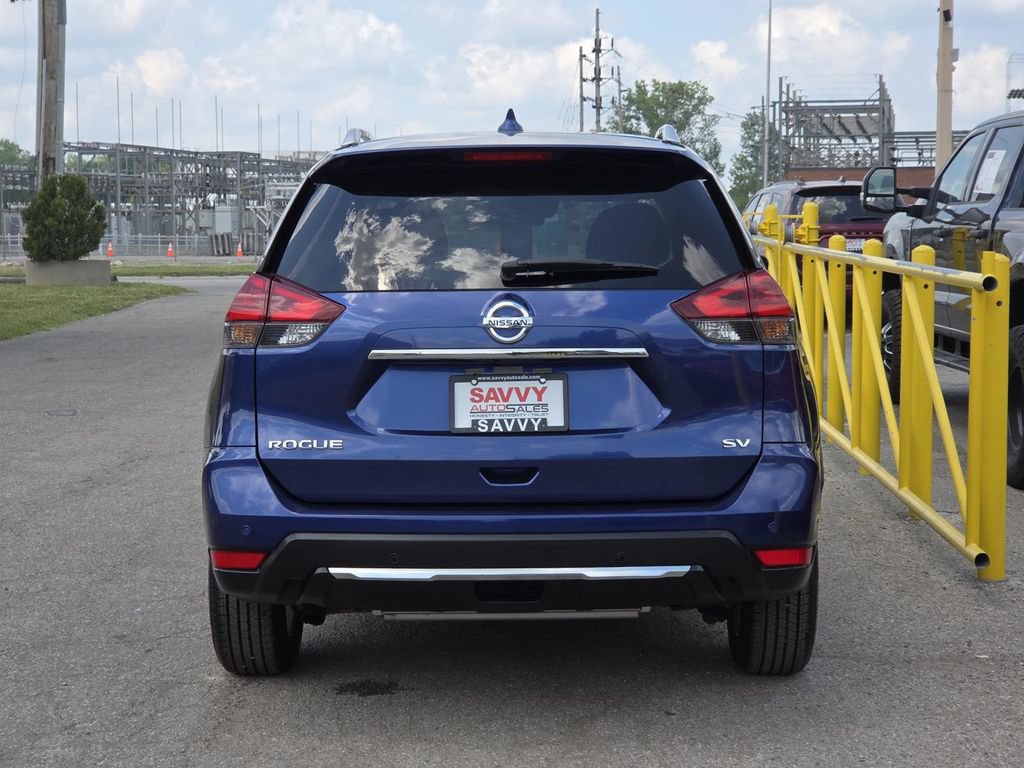 Used 2020 Nissan Rogue SV FWD image 12