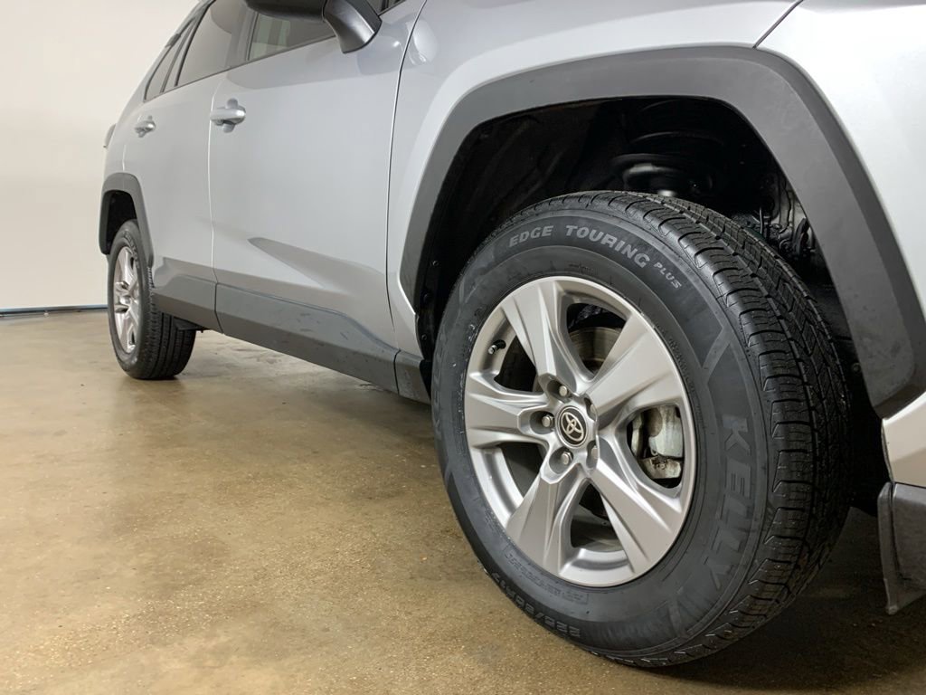 Used 2022 Toyota RAV4 XLE w/ Convenience Package AWD/4WD image 6
