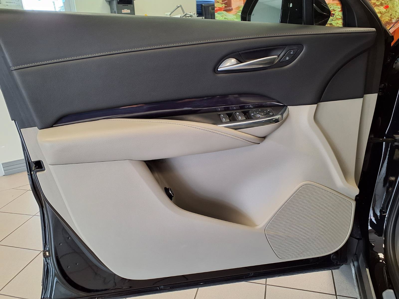Certified 2023 Cadillac XT4 Luxury w/ Cold Weather Package AWD/4WD image 19