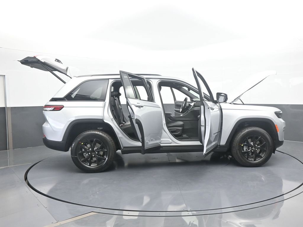 New 2025 Jeep Grand Cherokee Altitude image 66