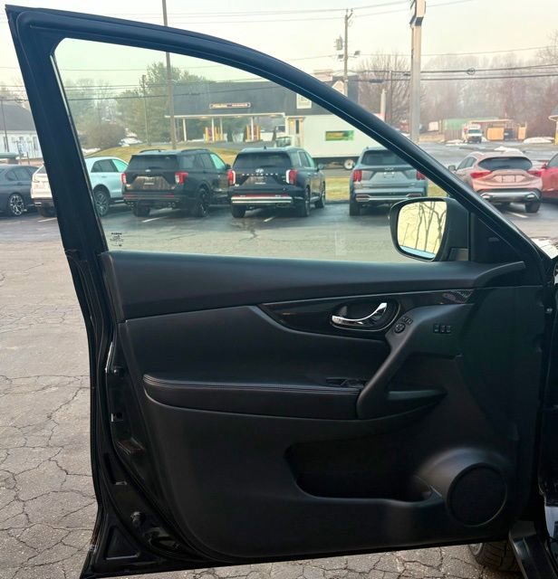 Used 2019 Nissan Rogue SL image 38