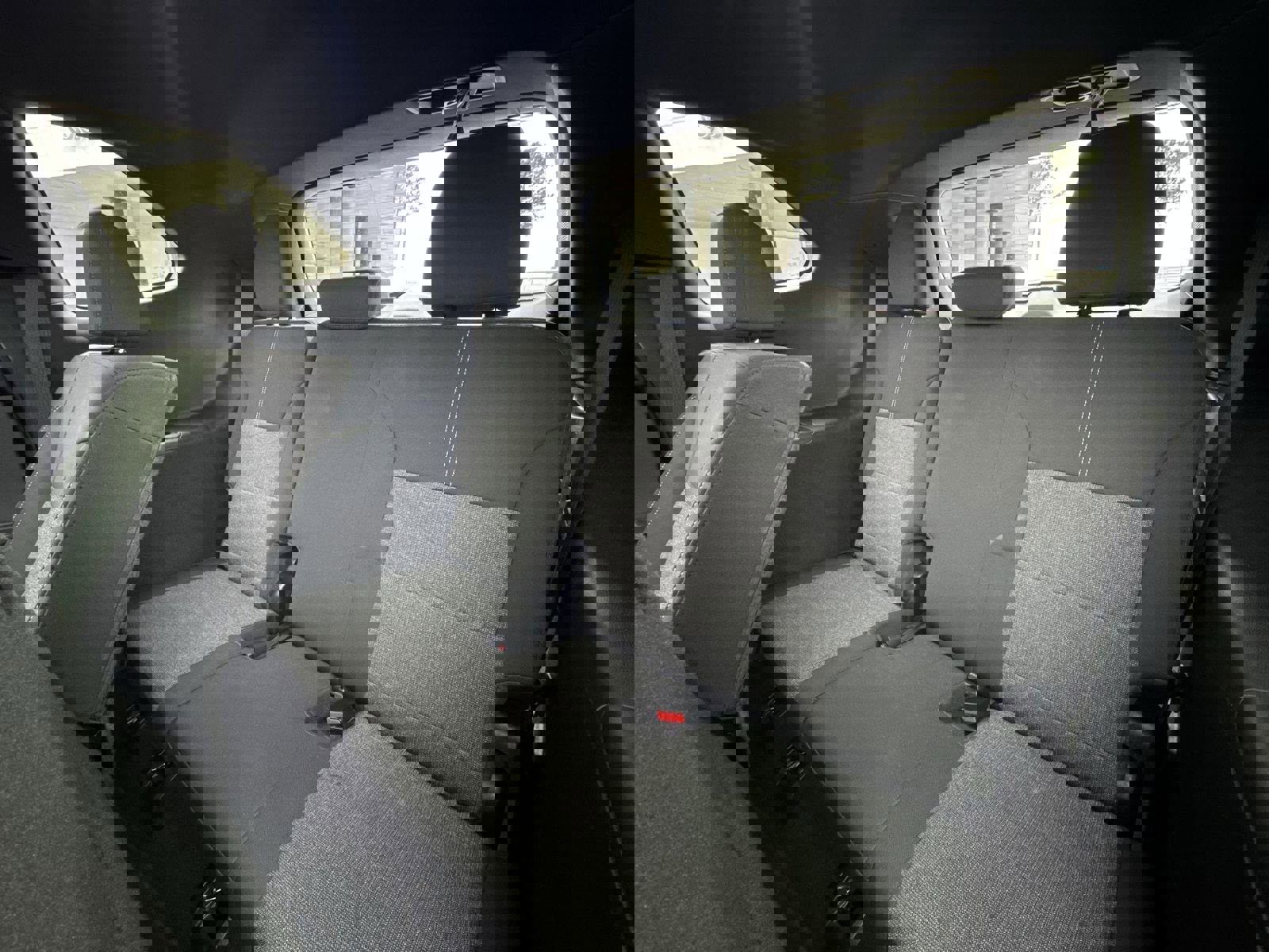 Used 2025 GMC Acadia Elevation image 31