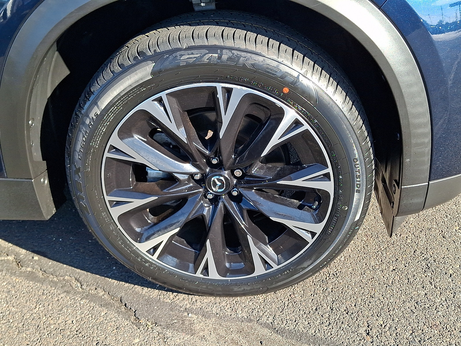 Certified 2024 MAZDA CX-90 Plug-In Hybrid w/ Premium Plus AWD/4WD image 9