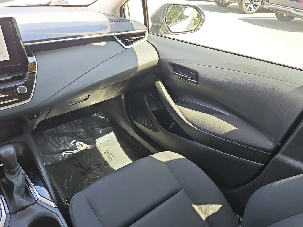 Used 2023 Toyota Corolla LE FWD image 9