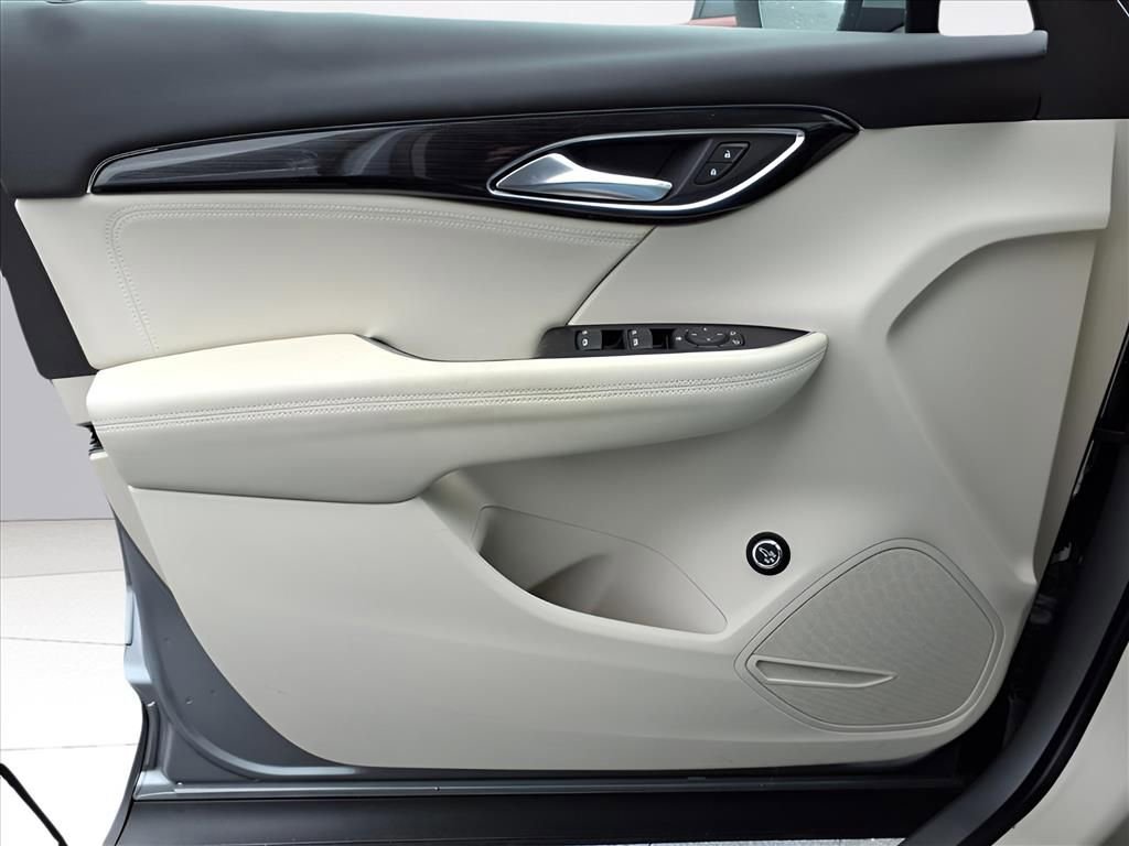 Used 2023 Buick Envision Preferred image 16