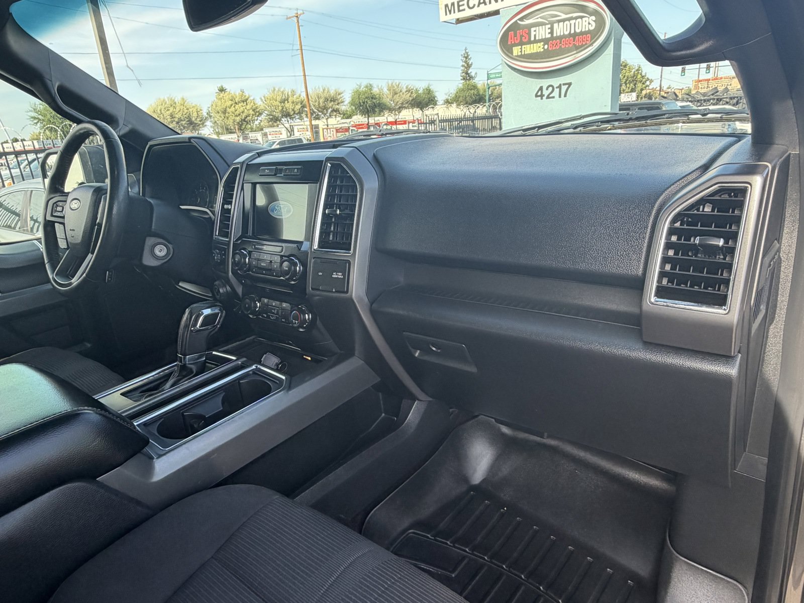 Used 2016 Ford F150 XLT w/ Equipment Group 302A Luxury RWD image 11
