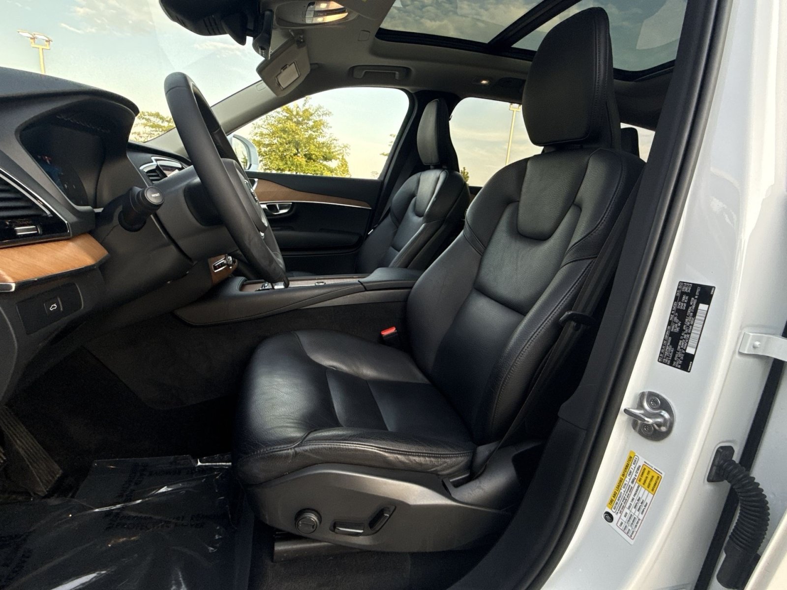 Certified 2023 Volvo XC90 B6 Plus w/ Protection Package Premier AWD/4WD image 21