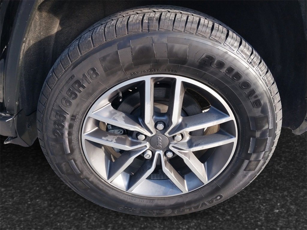 Used 2022 Jeep Grand Cherokee Limited image 12