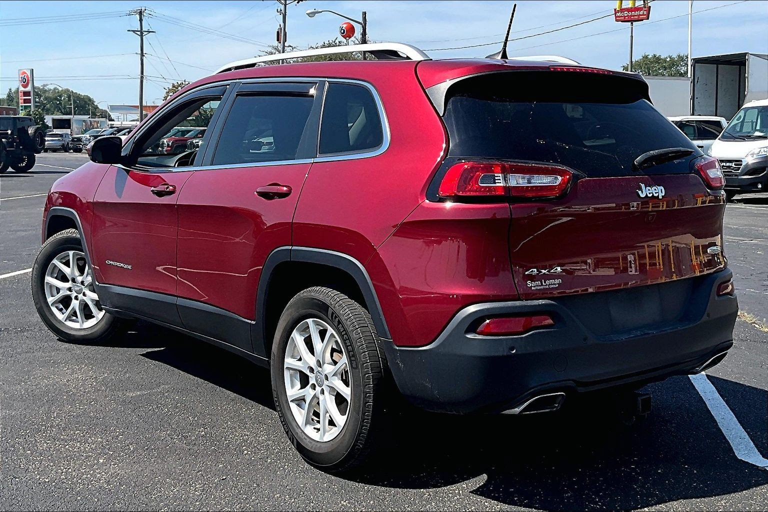 Used 2016 Jeep Cherokee Latitude w/ Safety/Convenience Group AWD/4WD image 6