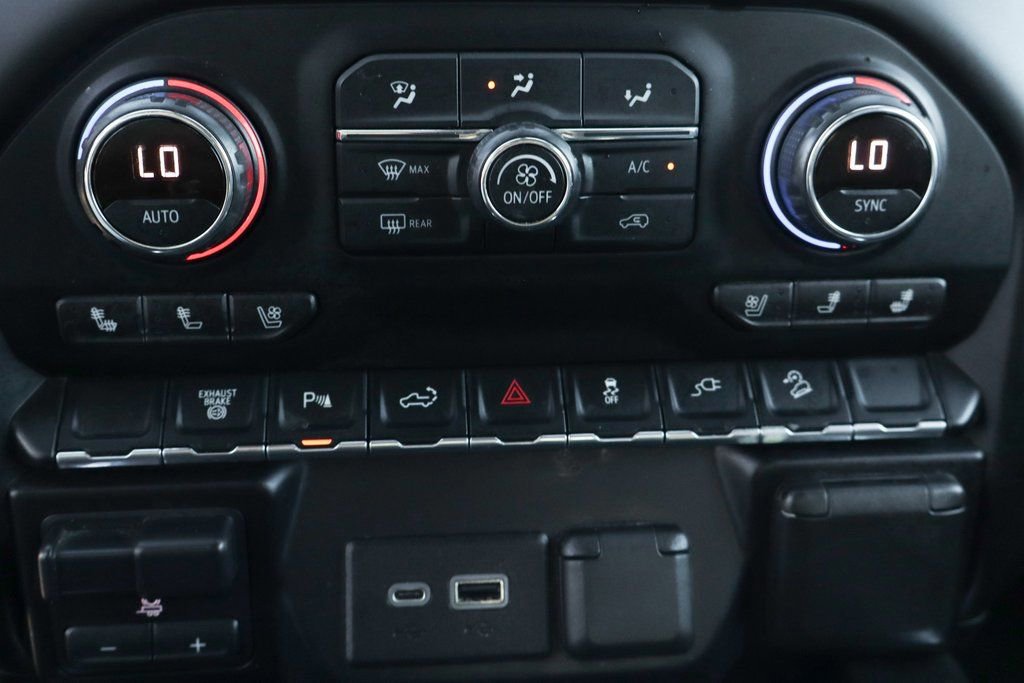 Used 2020 Chevrolet Silverado 3500 LTZ w/ LTZ Plus Package image 34