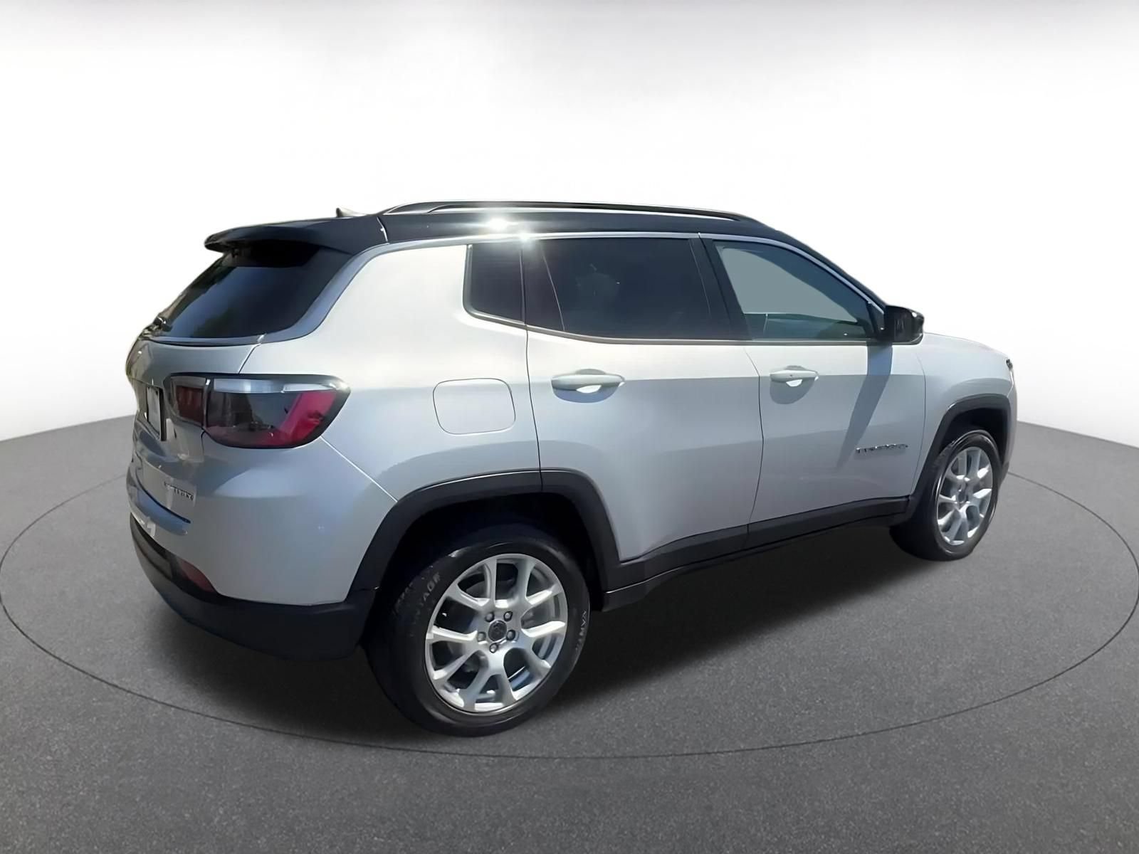 Used 2025 Jeep Compass Limited AWD/4WD image 14