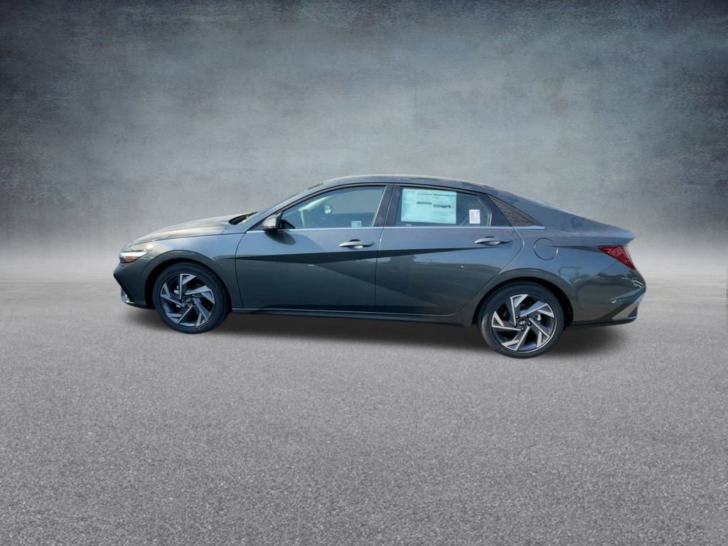 New 2025 Hyundai Elantra Limited image 12
