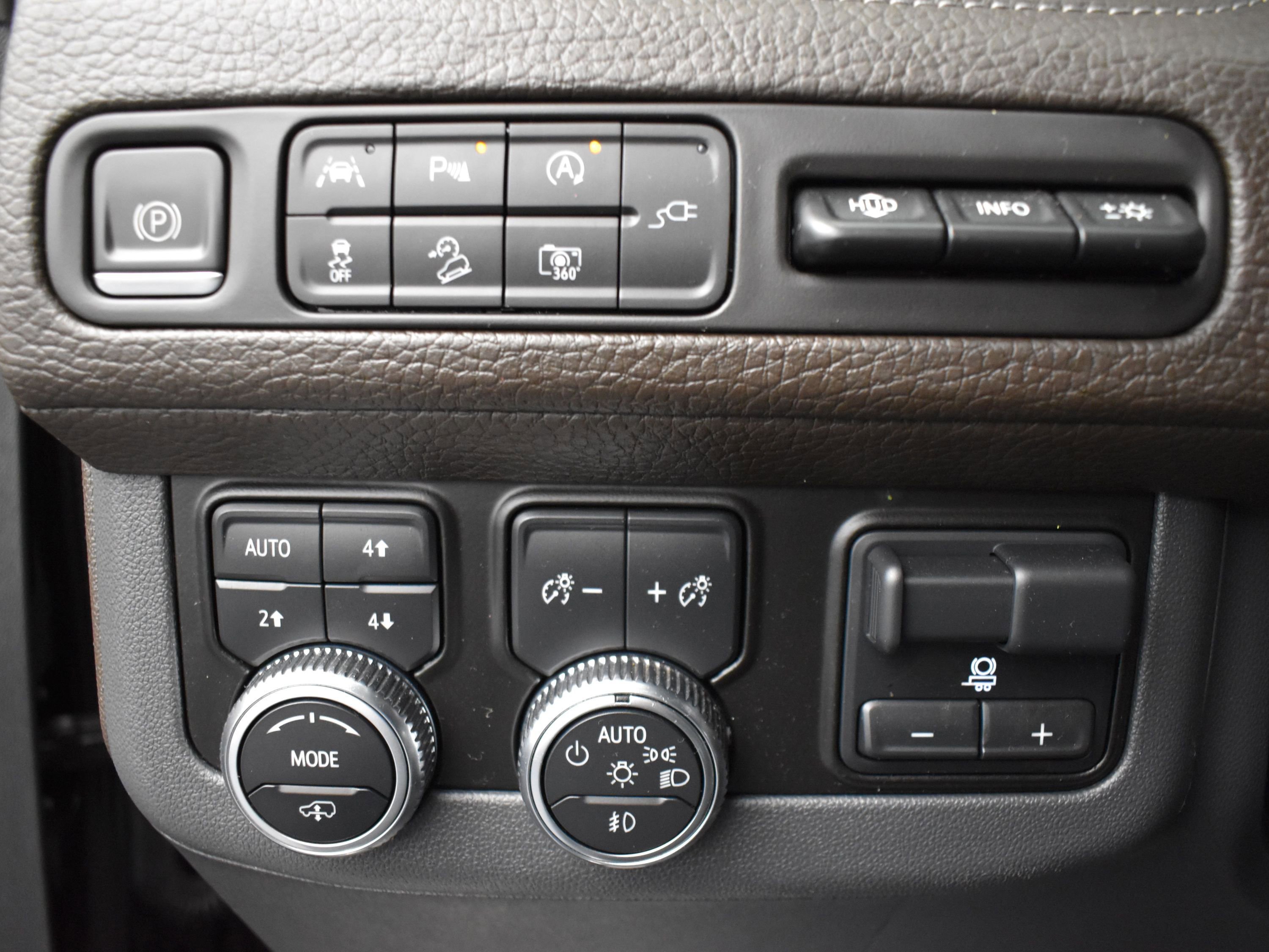 Used 2022 GMC Yukon XL Denali w/ Max Trailering Package image 13