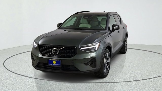 New 2026 Volvo XC40 B5 Plus w/ Climate Package AWD/4WD image 2