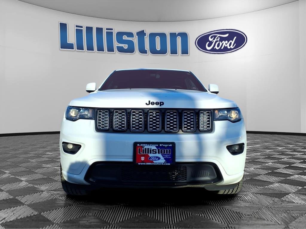 Used 2019 Jeep Grand Cherokee Altitude image 2