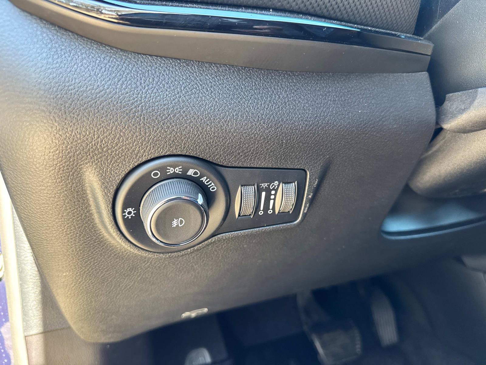 New 2026 Jeep Compass Latitude AWD/4WD image 30