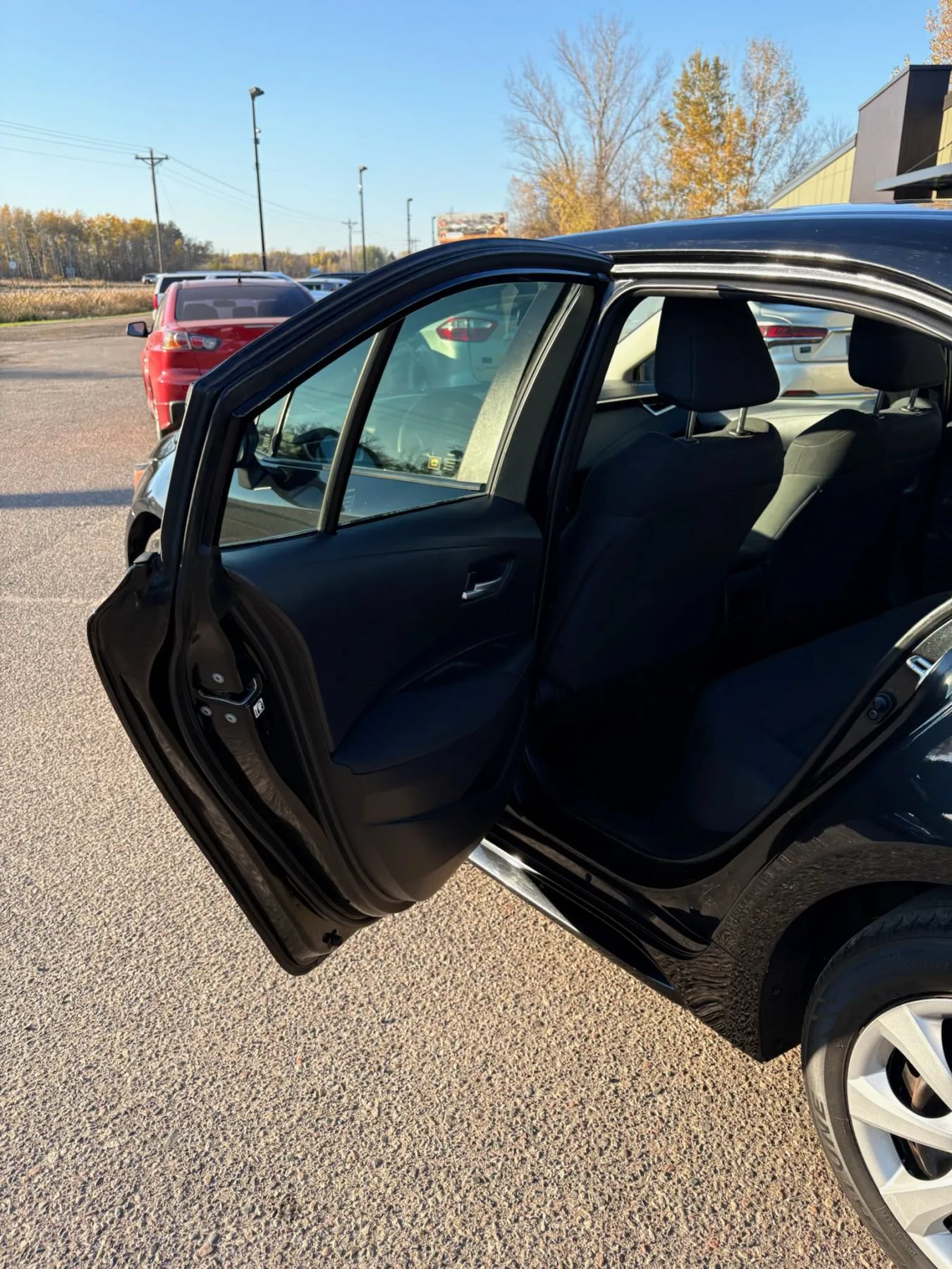 Used 2020 Toyota Corolla LE FWD image 32